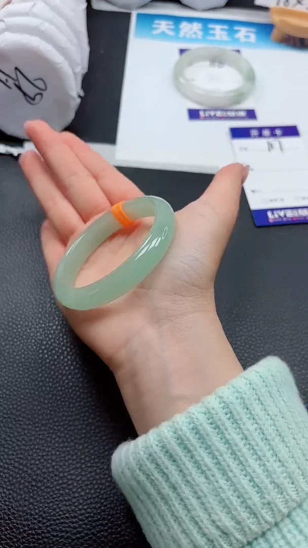 【闪购商品】石英质玉手镯未镶嵌117