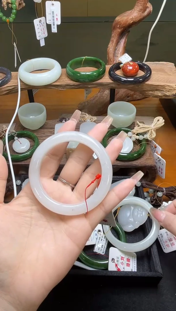 未镶嵌手镯和田玉黑山料 57圈