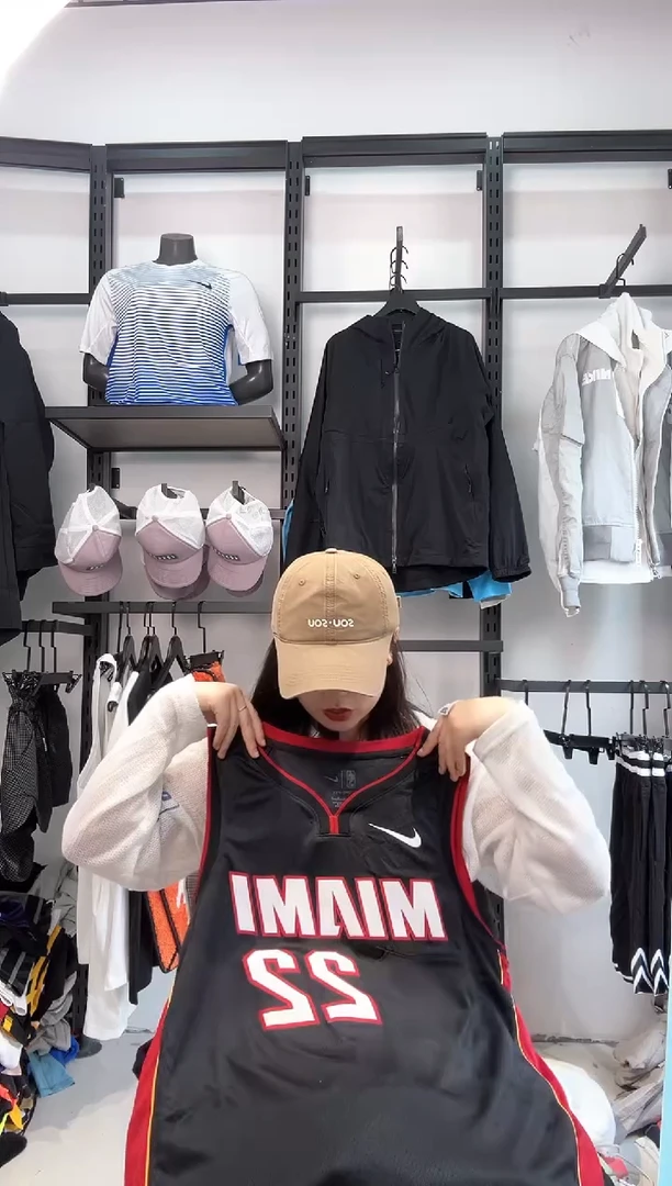 2637   编码  耐克卫衣服饰过款为准 尺码L