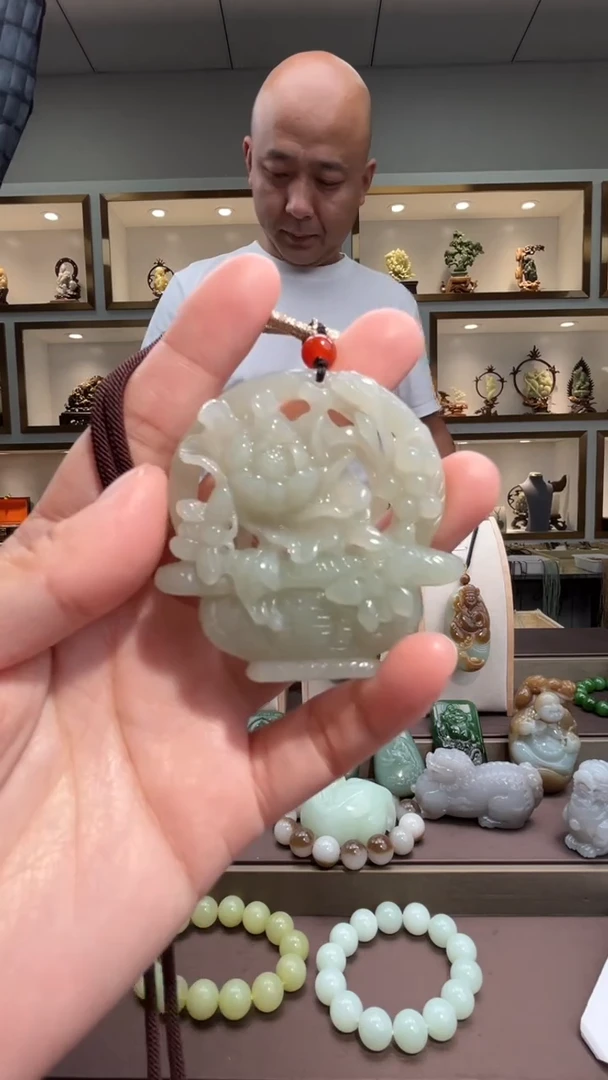 颈饰未镶嵌和田玉苏