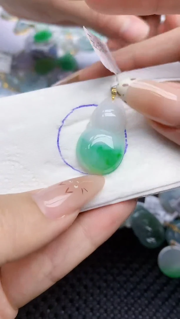 翡翠18K金镶嵌颈饰60   天然翡翠A货