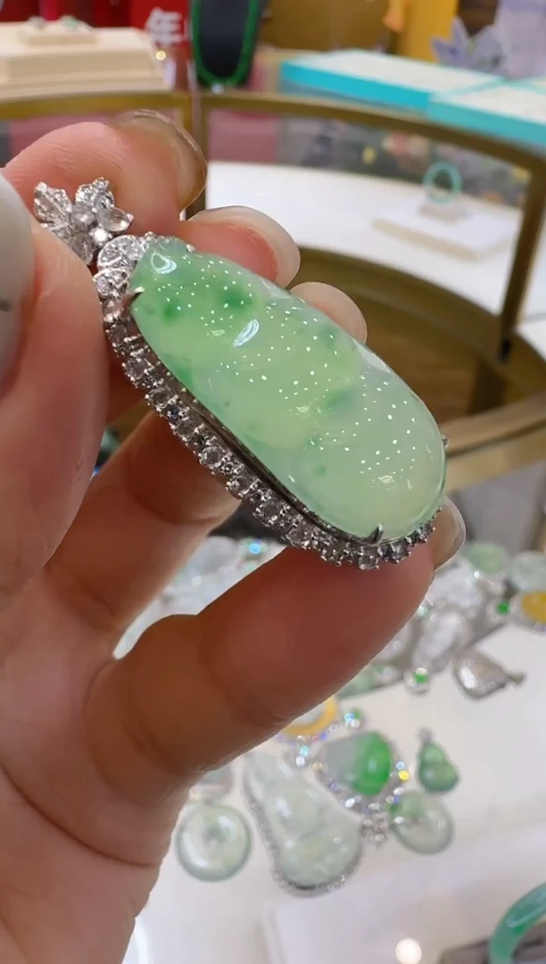 翡翠18K金镶嵌吊坠(不含链)多样性团购发一件