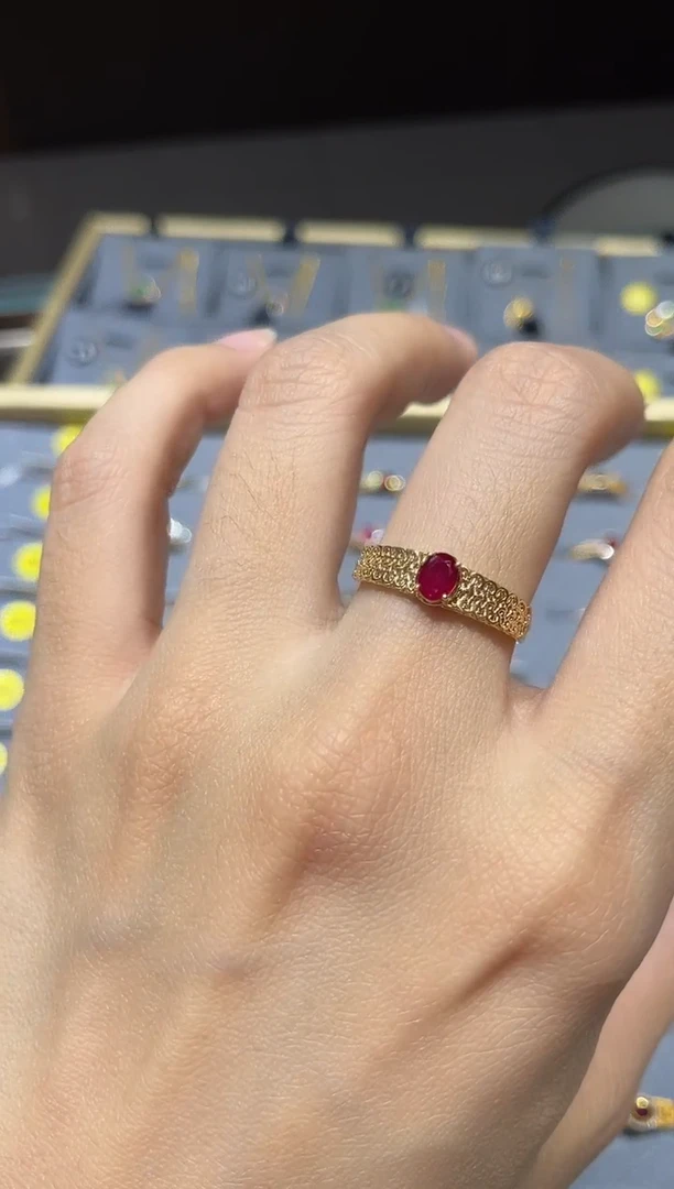 18K金镶嵌戒指红宝石1