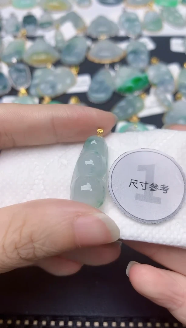 翡翠18K金镶嵌颈饰天然缅甸A货翡翠