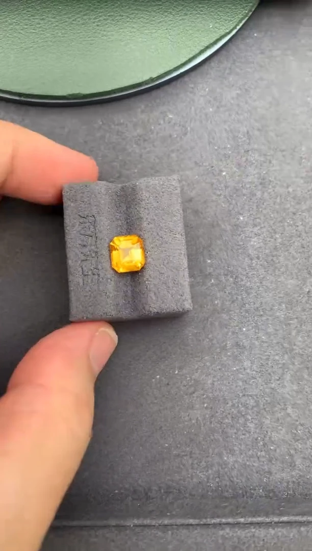 裸石彩色蓝宝石2.5ct 黄蓝宝  定制 BH