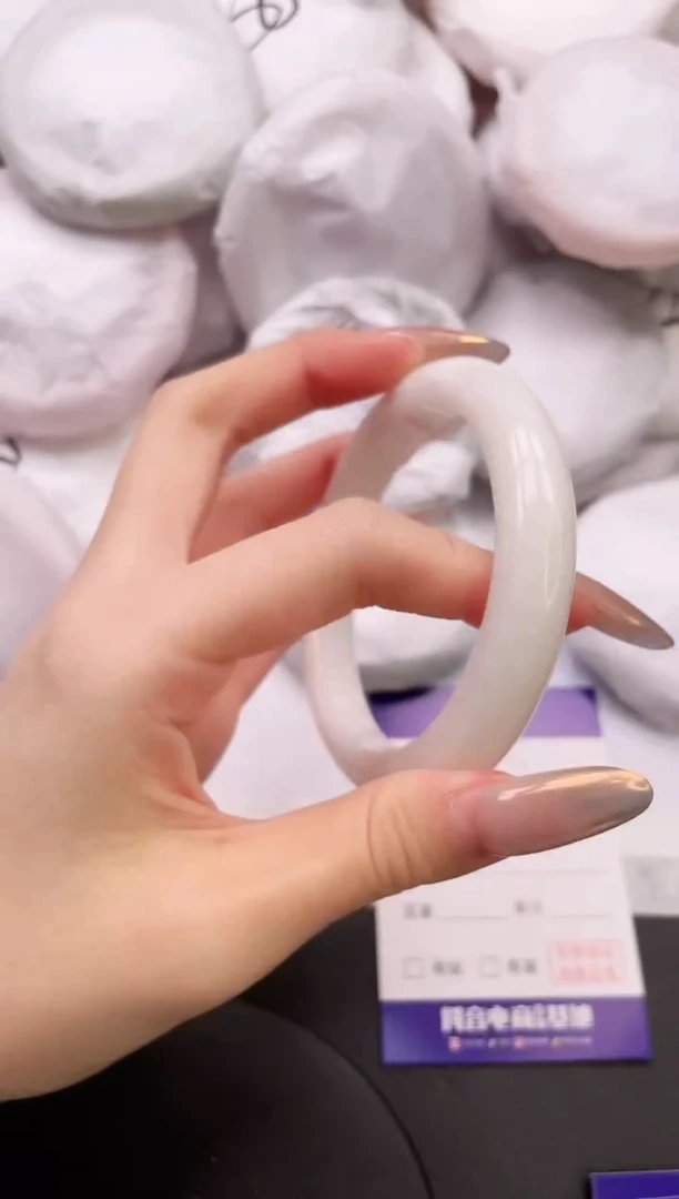 【闪购商品】和田玉手镯未镶嵌6K403-61