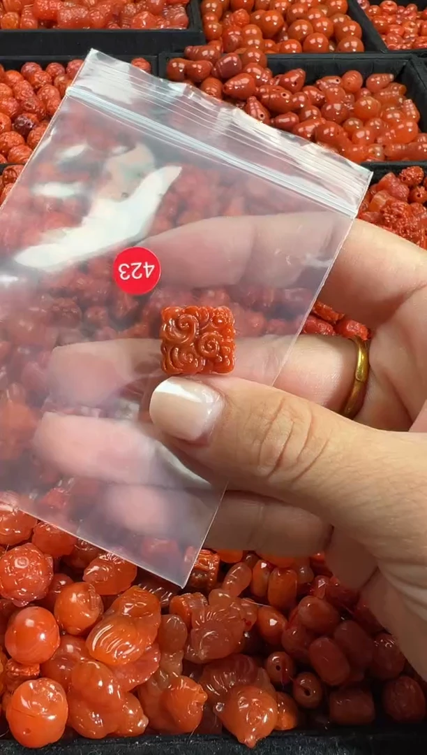 颈饰未镶嵌南红玛瑙1