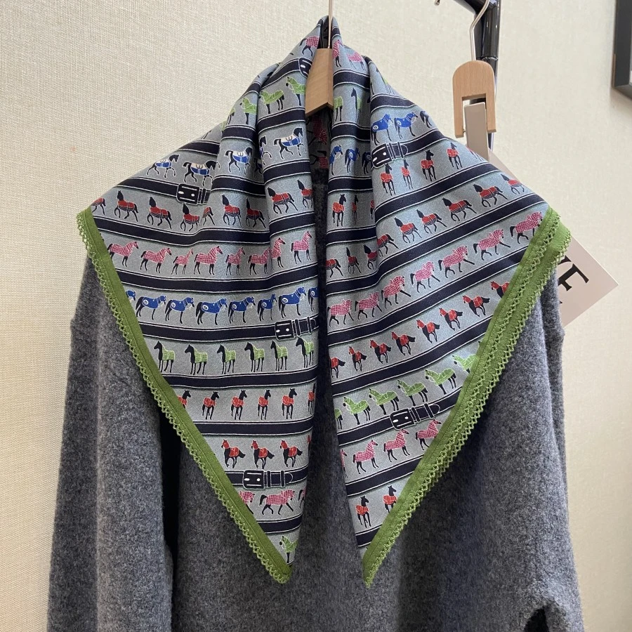 骏马列队 钩花边双面异色桑蚕丝澳毛丝巾复古小马矩阵围巾中方巾