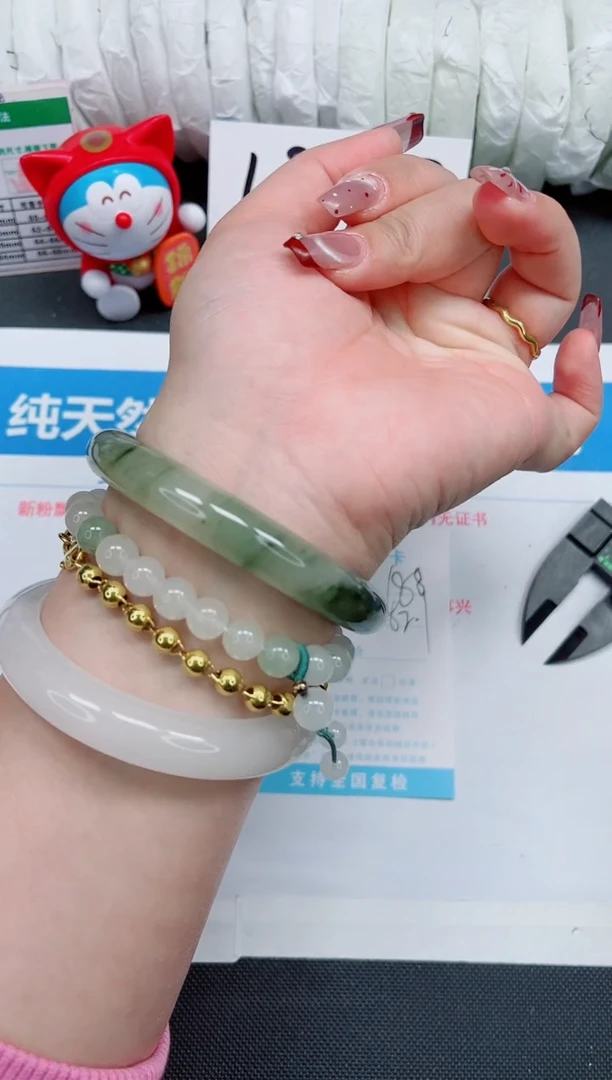 【闪购商品】石英质玉手镯未镶嵌188