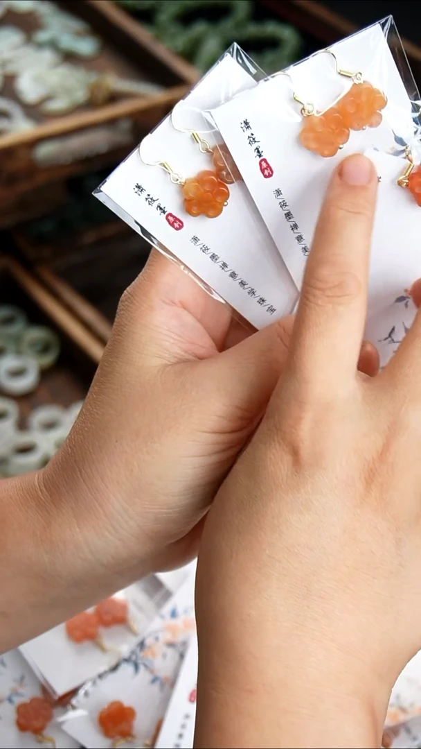 未镶嵌耳坠石英质玉（金丝玉）0001 发一件
