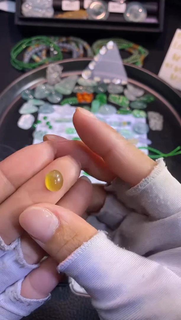 【闪购商品】翡翠挂件未镶嵌蛋