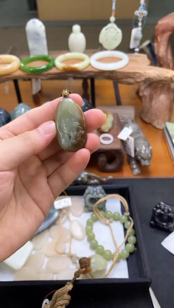 和田玉未镶嵌吊坠(不含链)若羌糖 花