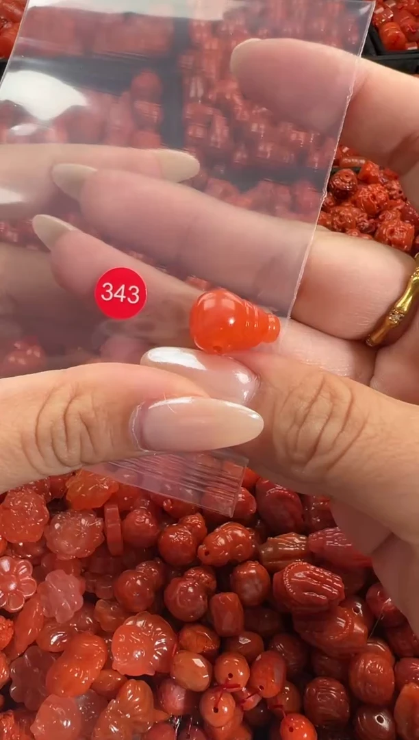 颈饰未镶嵌南红玛瑙1