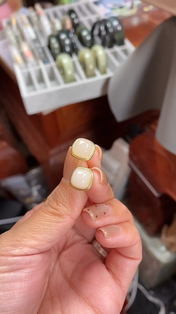 银S925镶嵌和田玉耳饰和田玉耳饰