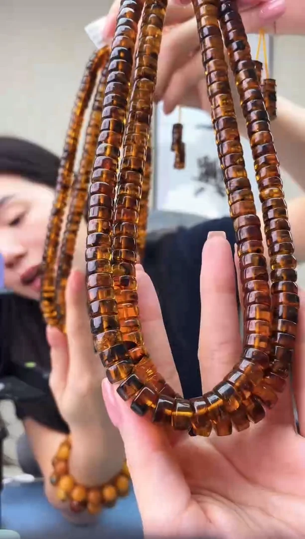 琥珀未镶嵌珠宝奇石T0豆油红10+假一罚十多样性发其一