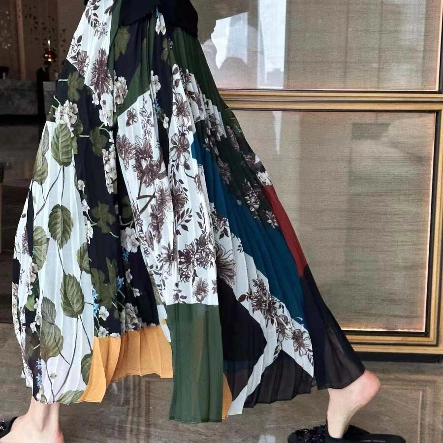 2025年夏季今年流行爆款裙子设计感小众撞色百褶印花a字半身裙女