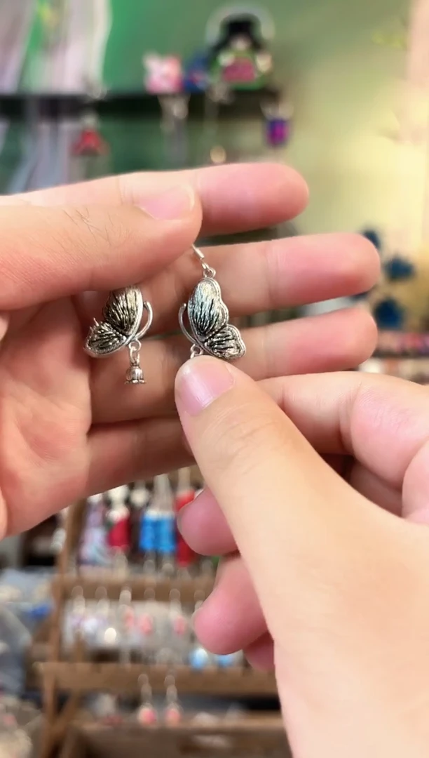 彩云南阁非遗老绣饰品088