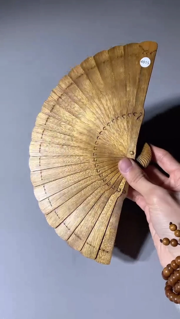 【闪购商品】金丝楠木雕401号15cm金丝楠木小叶桢楠扇子