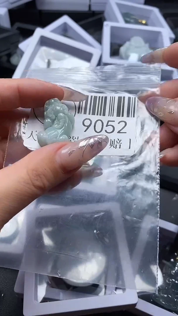 吊坠(不含链)未镶嵌翡翠9052