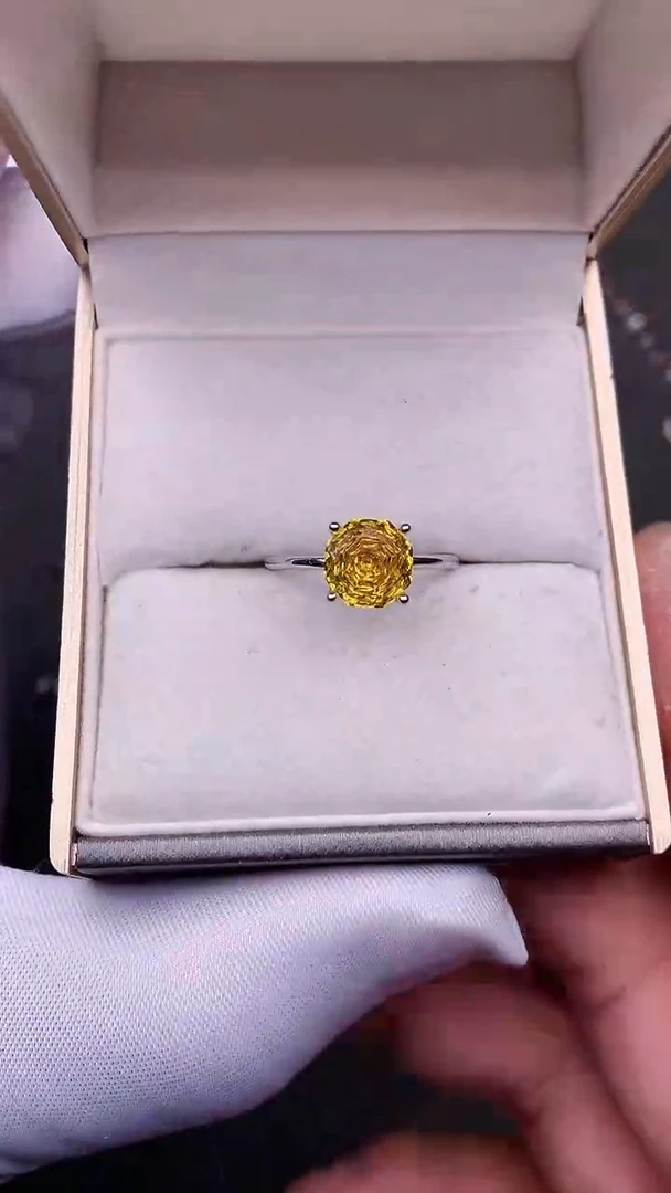 【闪购商品】彩色蓝宝石戒指银S925镶嵌......