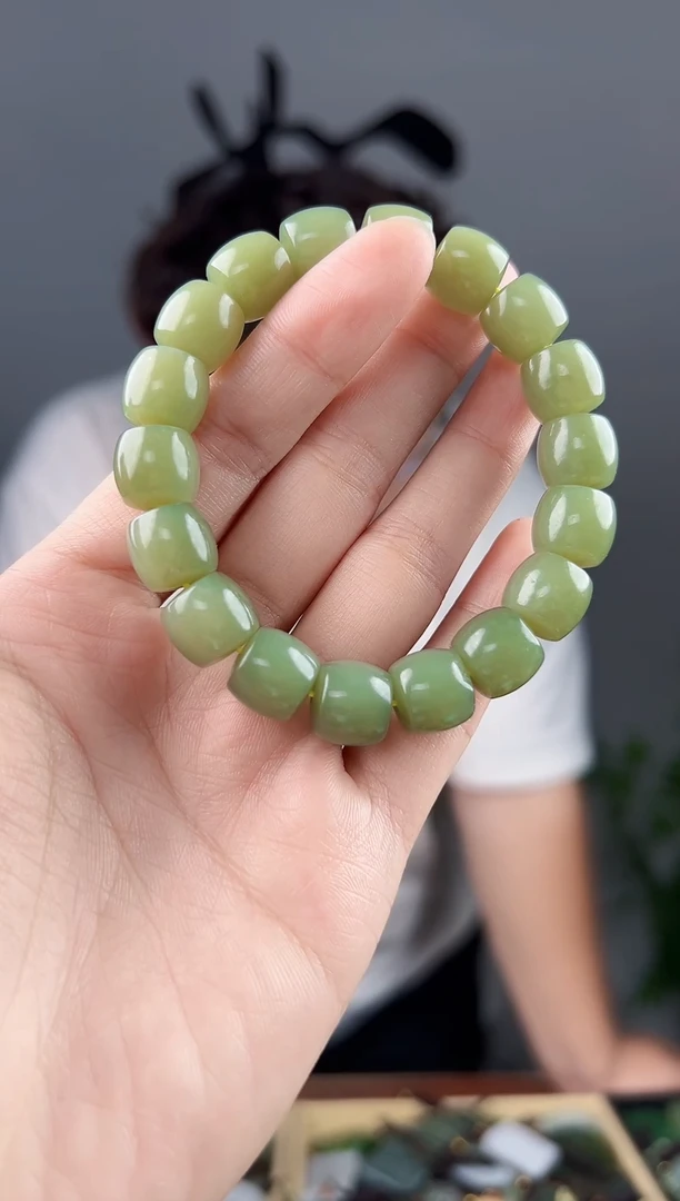 和田玉未镶嵌颈饰拍一发一，多样性发货