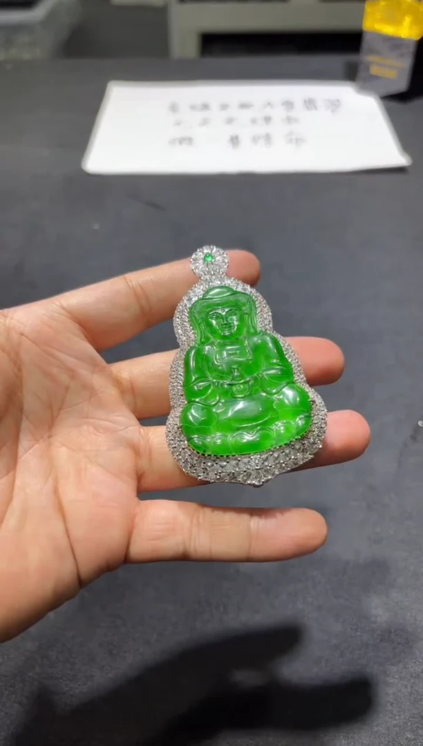 颈饰未镶嵌翡翠佛公吊坠