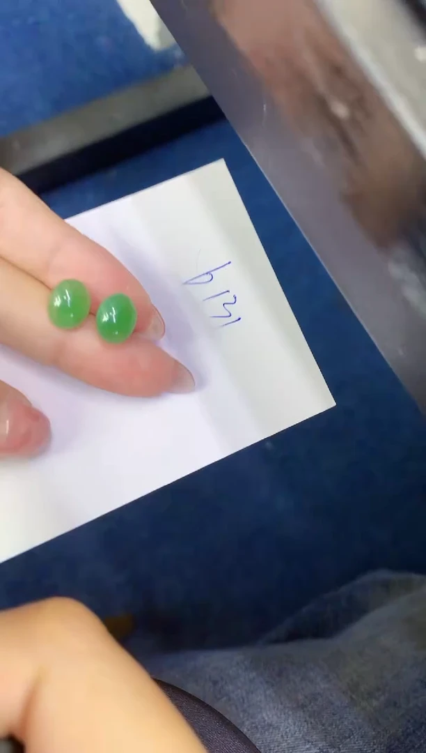 翡翠18K金镶嵌颈饰缅甸天然翡翠A货