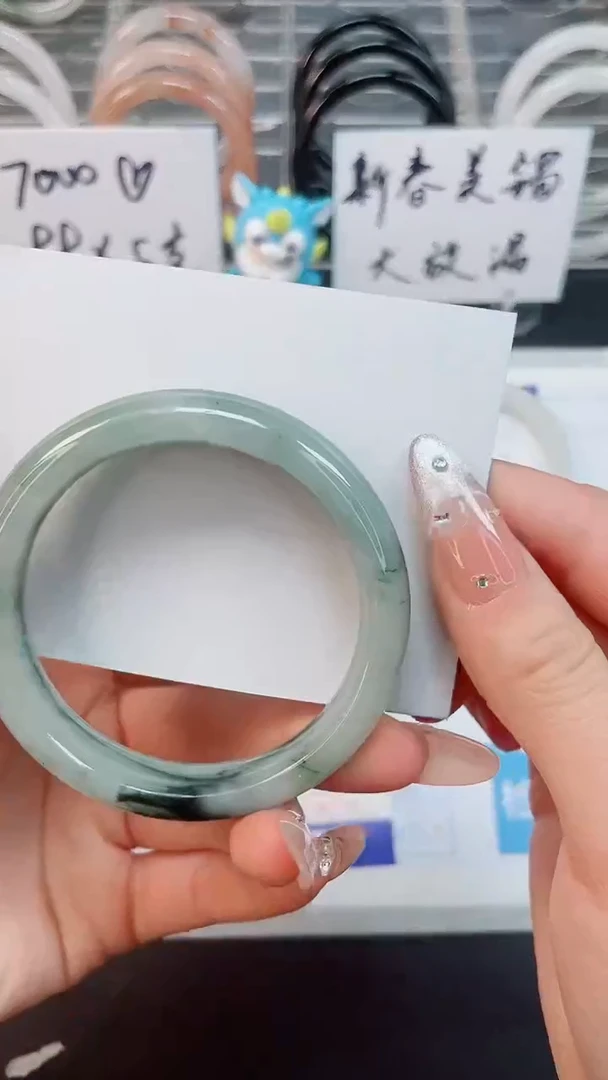 【闪购商品】石英质玉手镯未镶嵌45