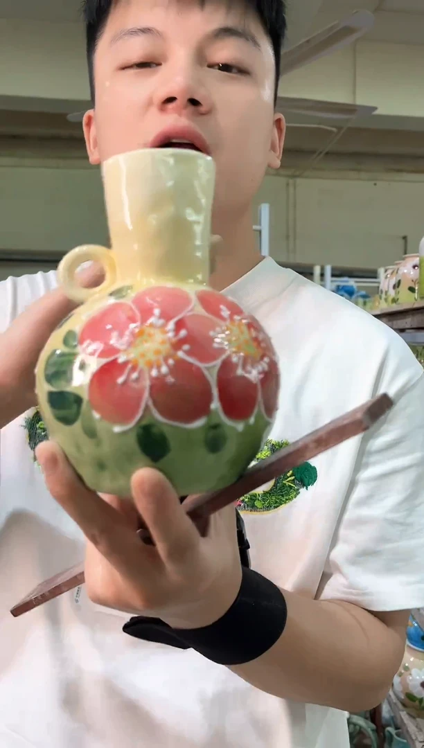 陶瓷无孔 24-218 口径5高度16 微瑕一个
