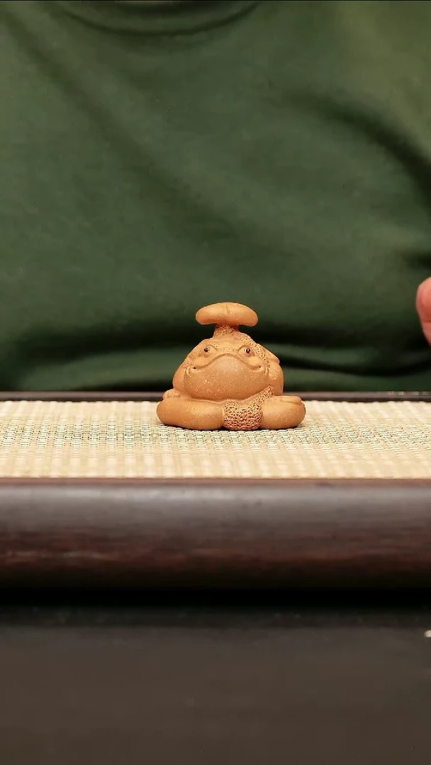 紫砂茶宠三足金蟾 段泥