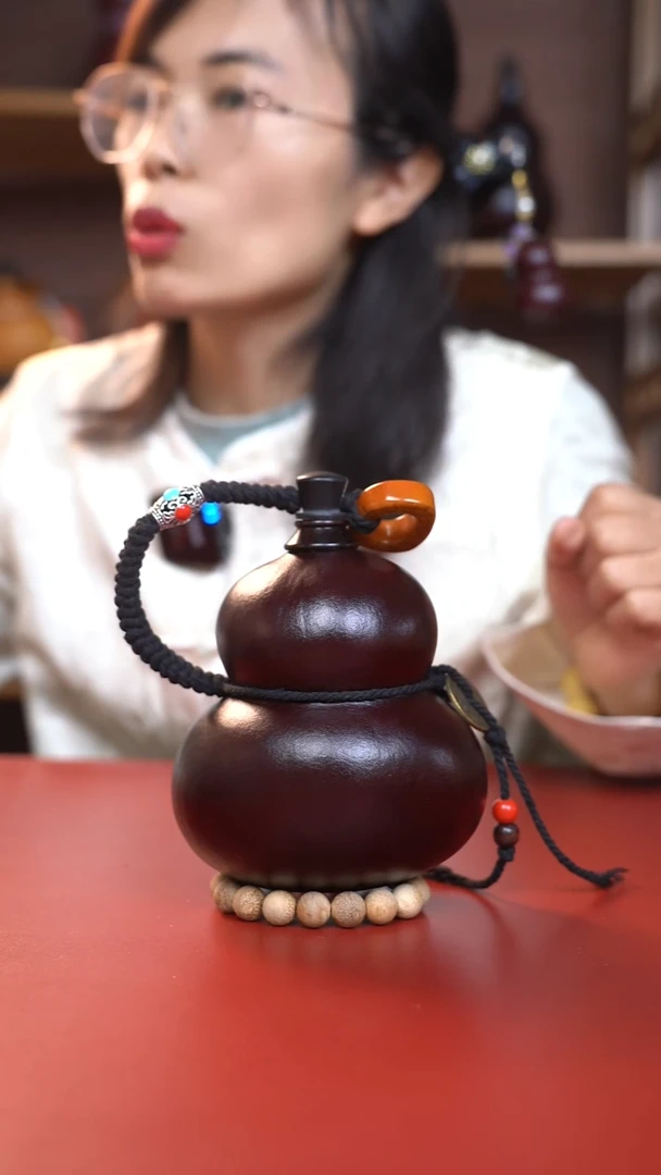 068手工大漆酒葫芦，牛角塞