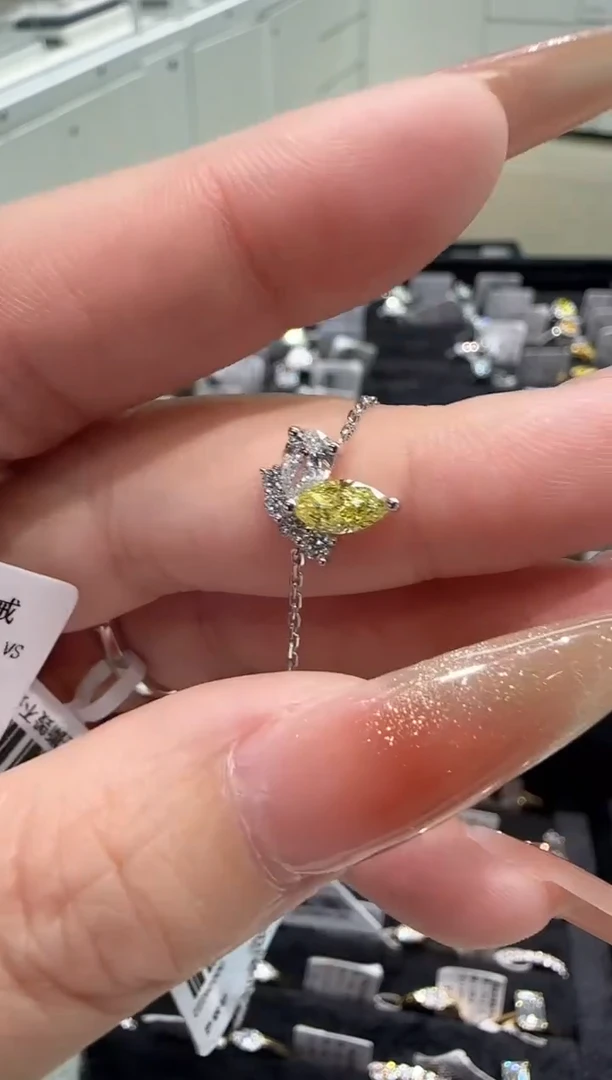 【闪购商品】实验室培育钻石18K金镶嵌项链蝴蝶0.54ct