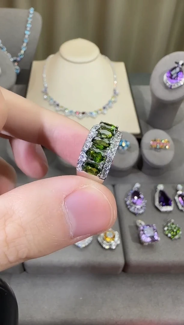 银S925镶嵌透辉石戒指8mm戒指排戒款