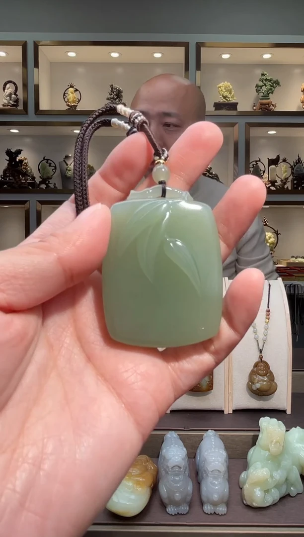 颈饰未镶嵌和田玉苏