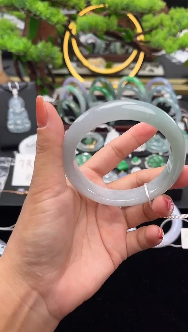 未镶嵌手镯翡翠手镯