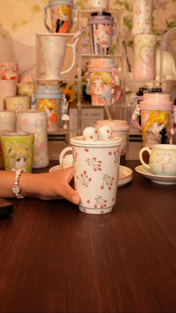 陶景德镇手绘的杯子