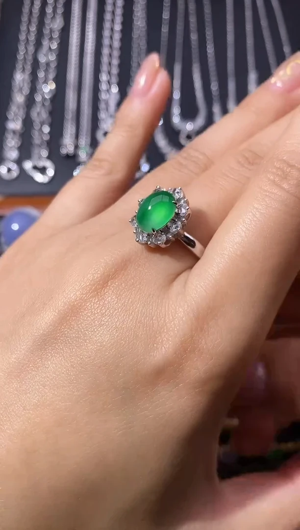 18K金镶嵌戒指翡翠曼*戒指