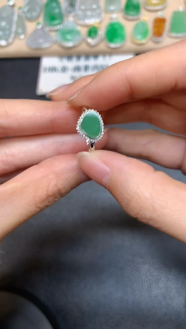 【闪购商品】翡翠戒指18K金镶嵌【无服务费