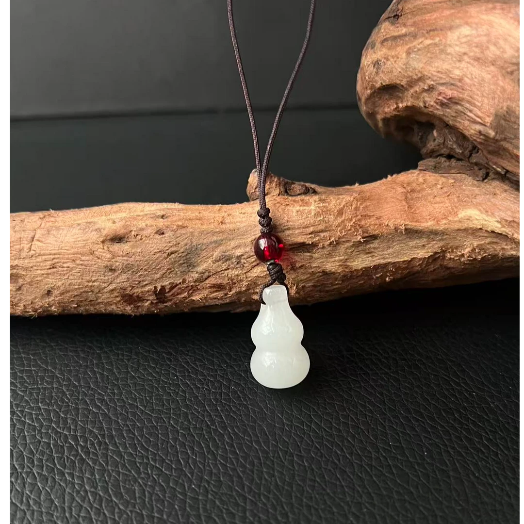 天山翠玉葫芦（手机包包挂件）高（20mmx12mm）多样性发其一