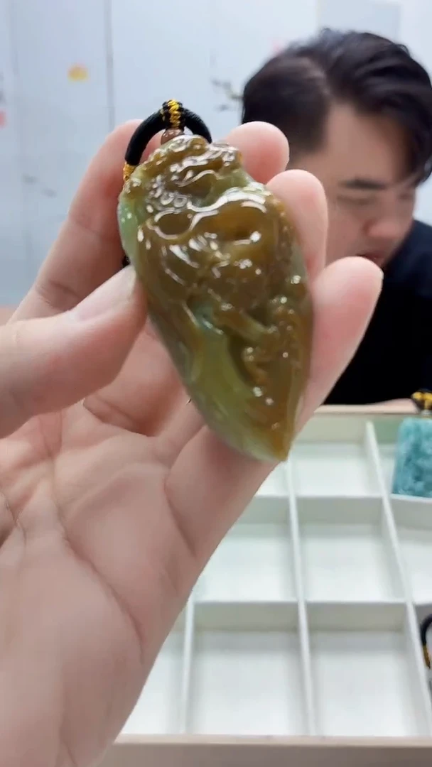 未镶嵌定制翡翠5060bb-毛货挂件63