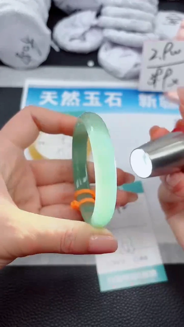 【闪购商品】石英质玉手镯未镶嵌392