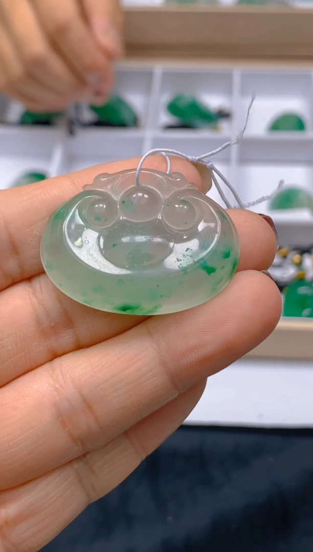 【闪购商品】石英质玉颈饰未镶嵌冰美人A货非洲翠