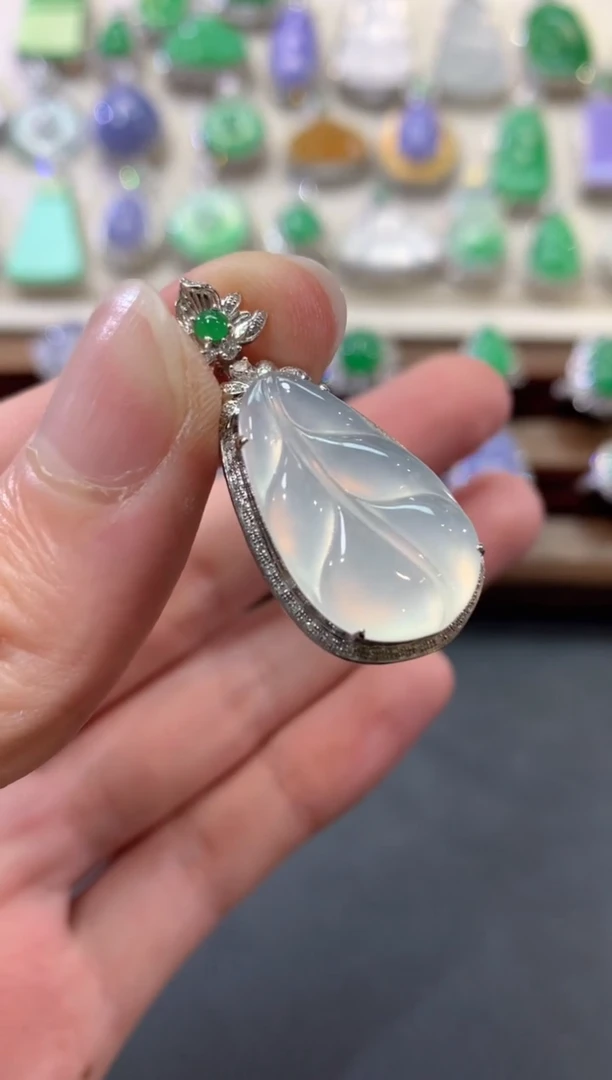 翡翠18K金镶嵌吊坠(不含链)b57