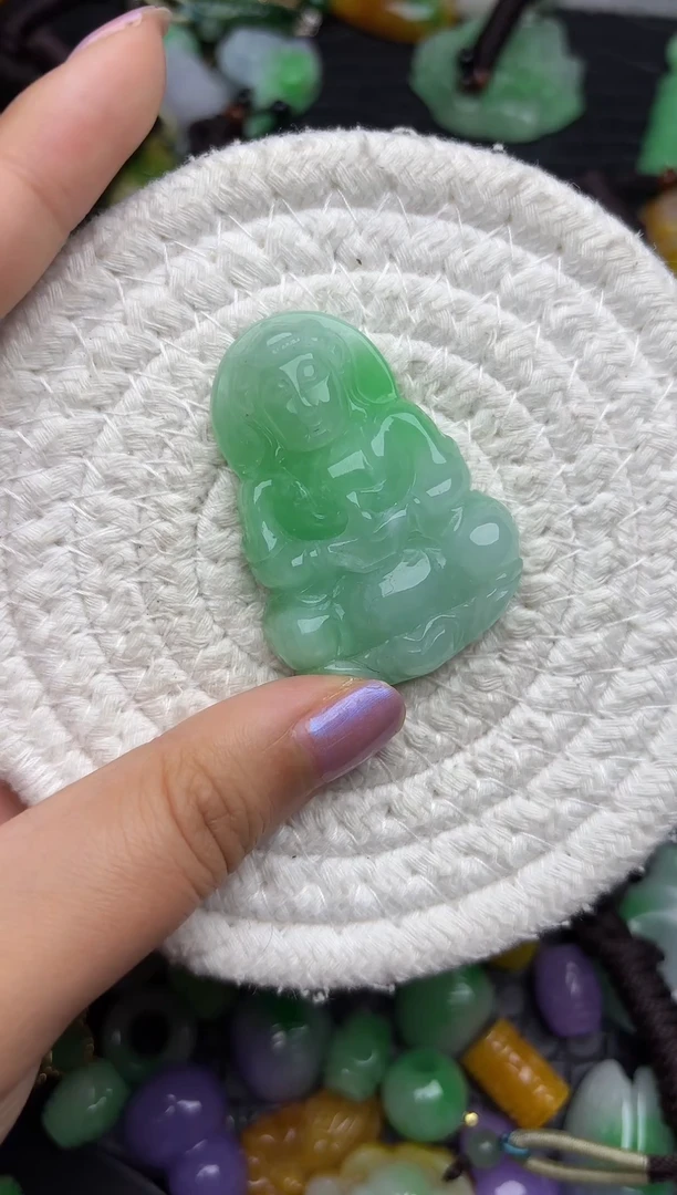 颈饰未镶嵌翡翠缅甸翡翠吊坠