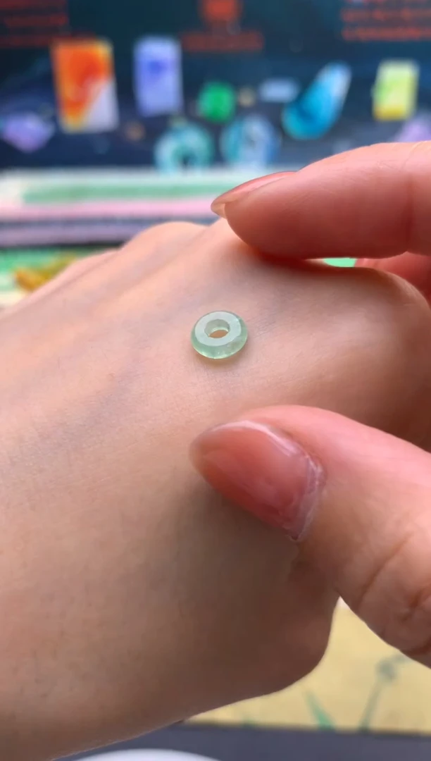 定制翡翠未镶嵌翡翠多样性发