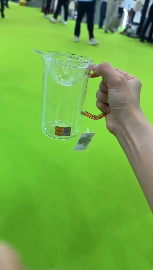 @@禾器晶彩沁润琥珀色