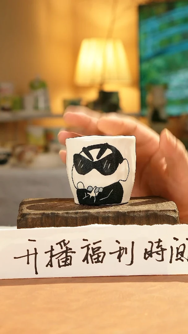 摆件景德镇漫工造器蜡笔小新