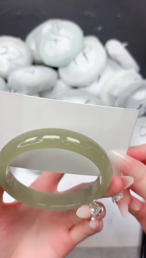 未镶嵌手镯石英质玉372-60.2