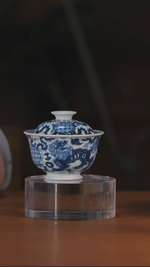 元青花双狮盖碗