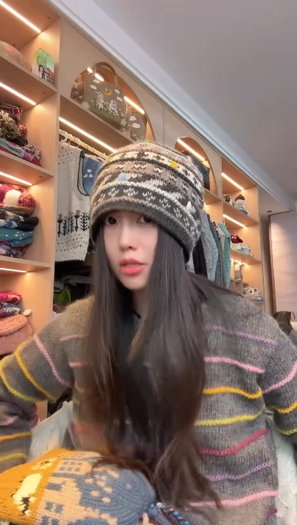 羊毛美利奴灰色秀珠帽